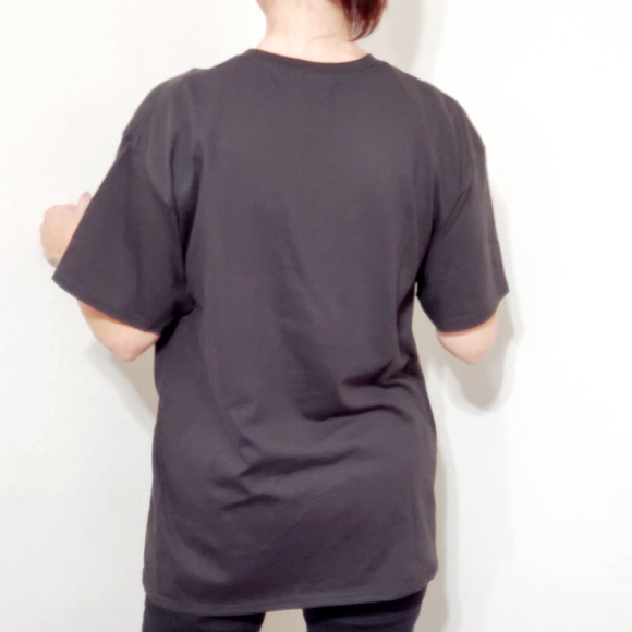 'It's funny how you think I'm listening'  tee black short sleeve Lg. - Picture 4 of 6